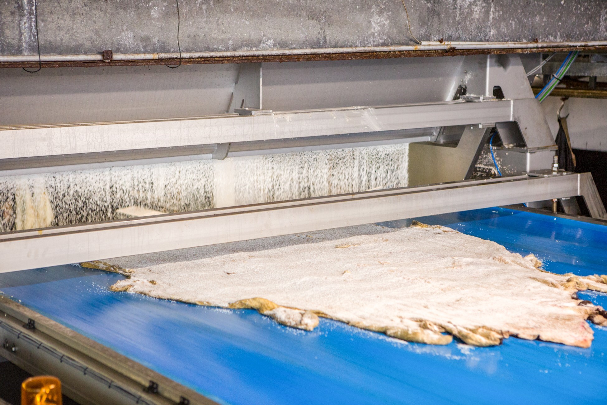 Zouten - Zoutstrooimachine - Machinefabriek Geurtsen - Smarthides